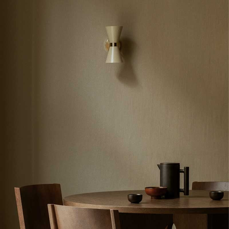 Collector wall lamp