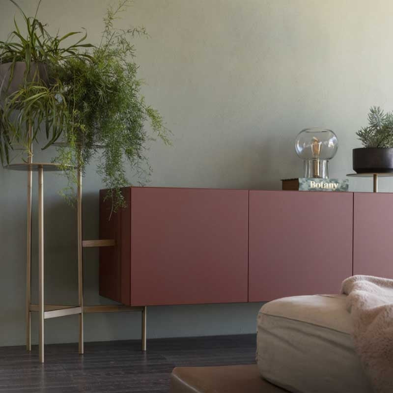 Ikebana credenza