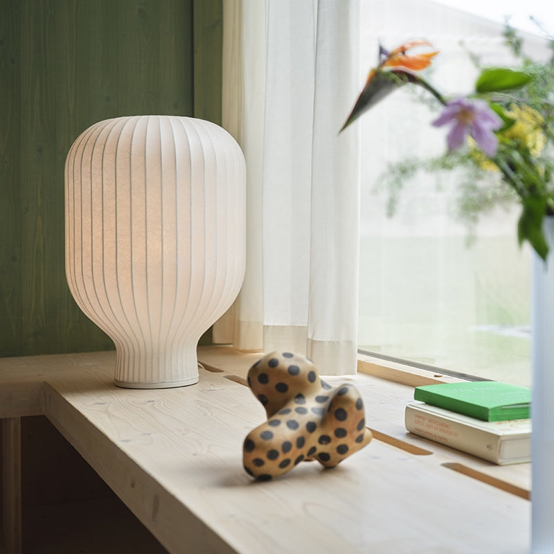 Strand table lamp