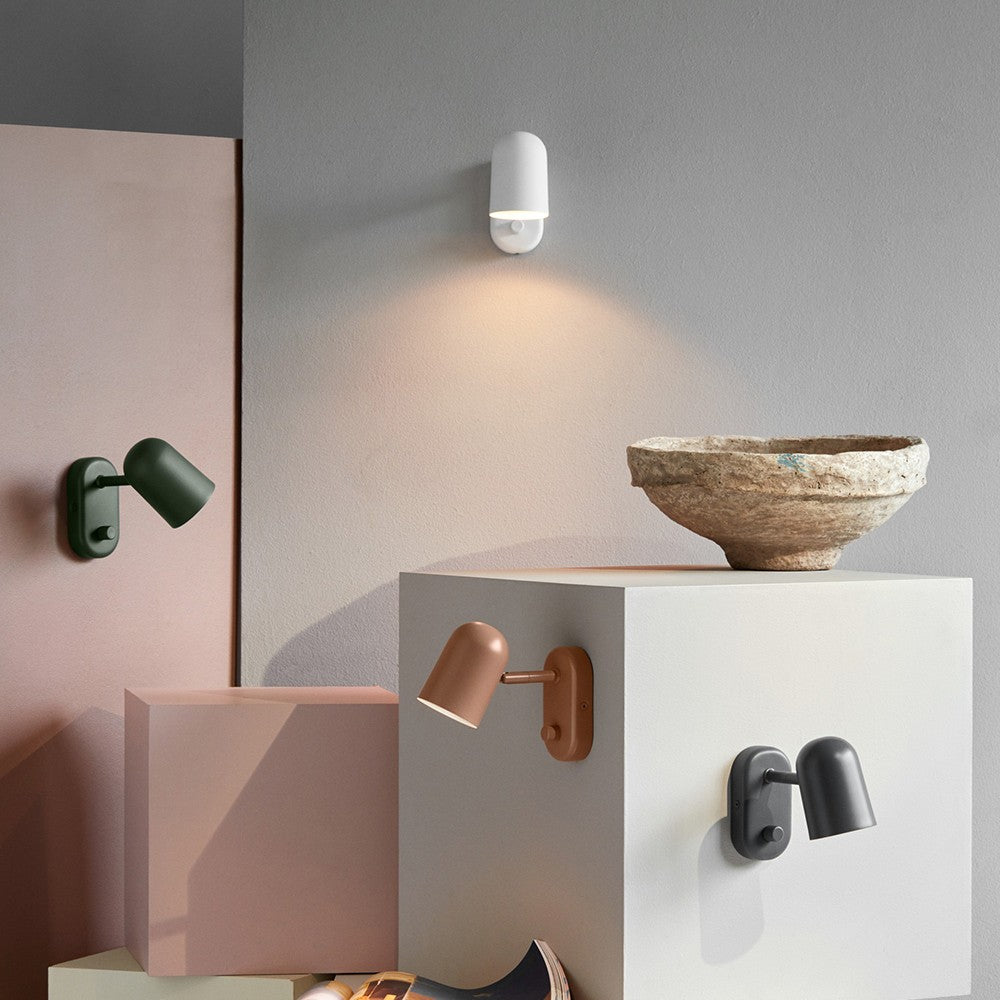 Buddy wall lamp