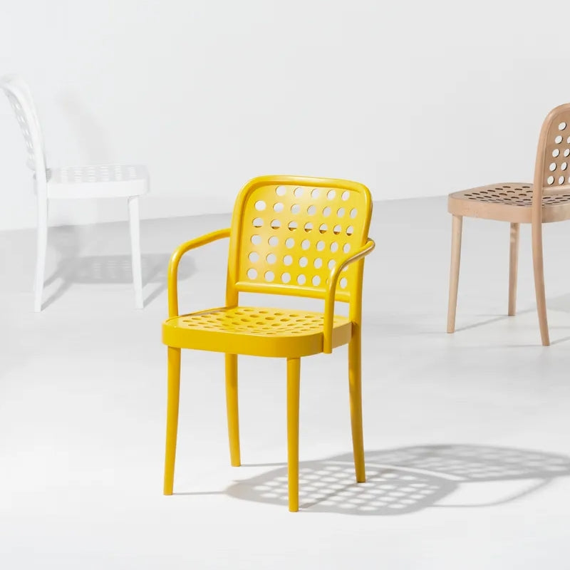 822 Sedia con braccioli