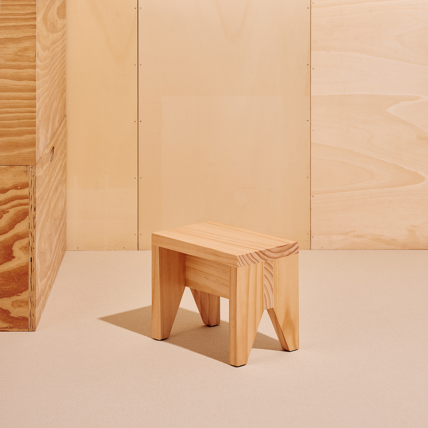 Manolito Stool