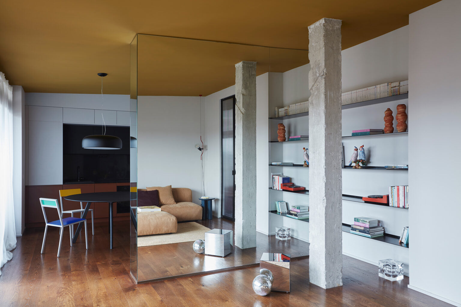 GB House, KICK.OFFICE