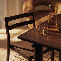 Atura dining table