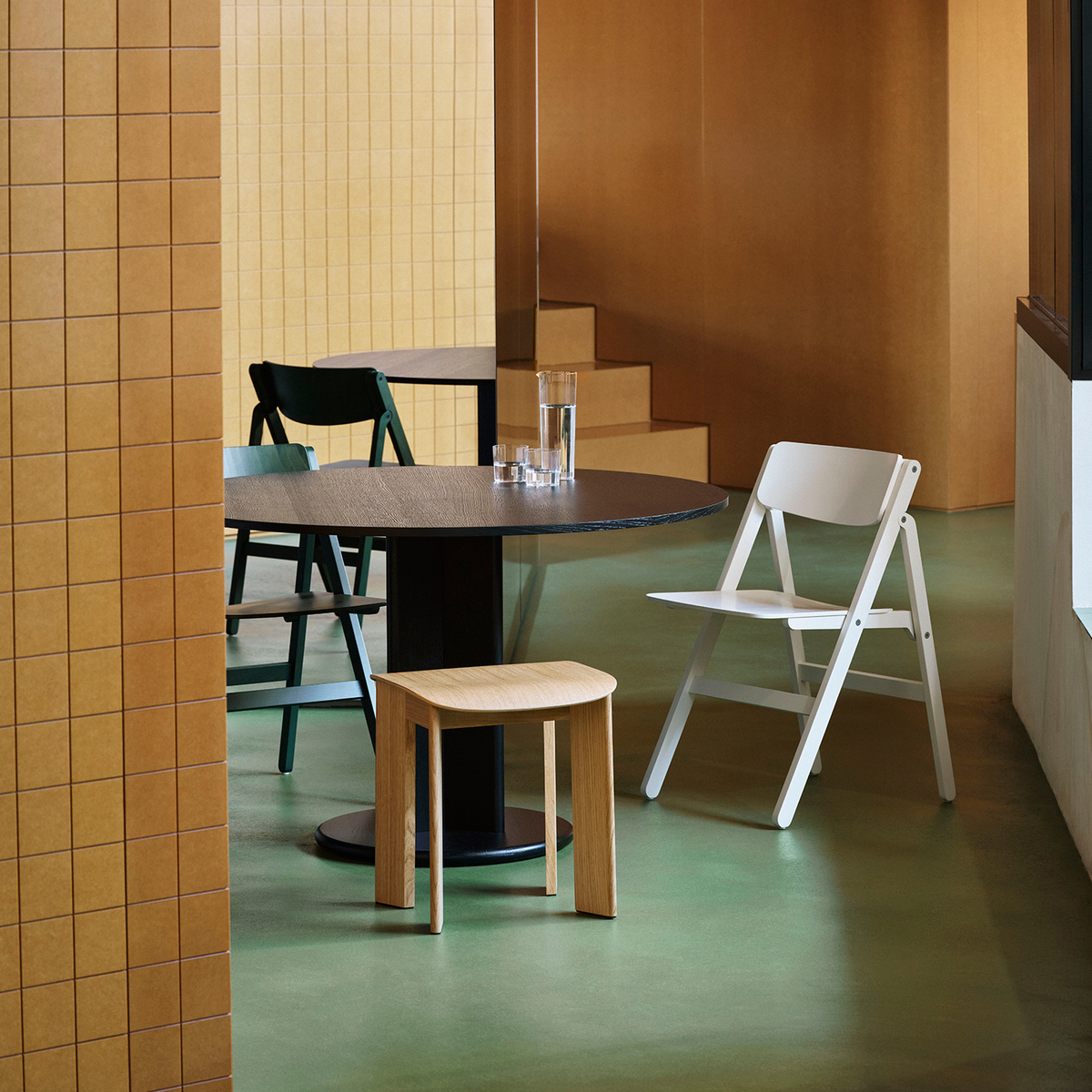 Chisel 10 Stool