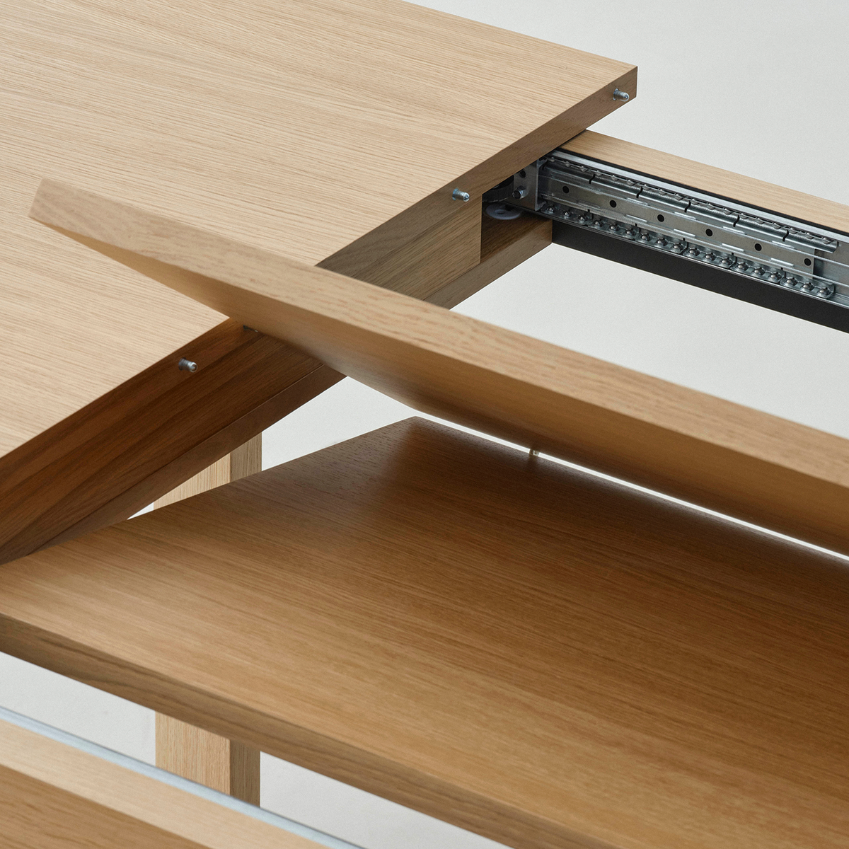 Chisel 630 Extendable Table