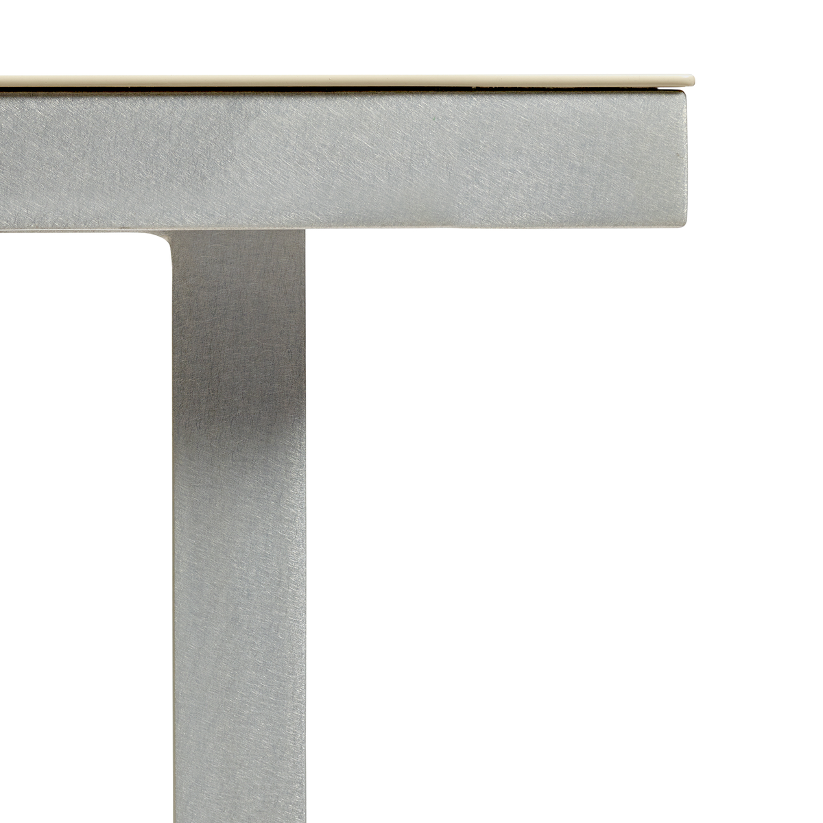 Alu Dining Table