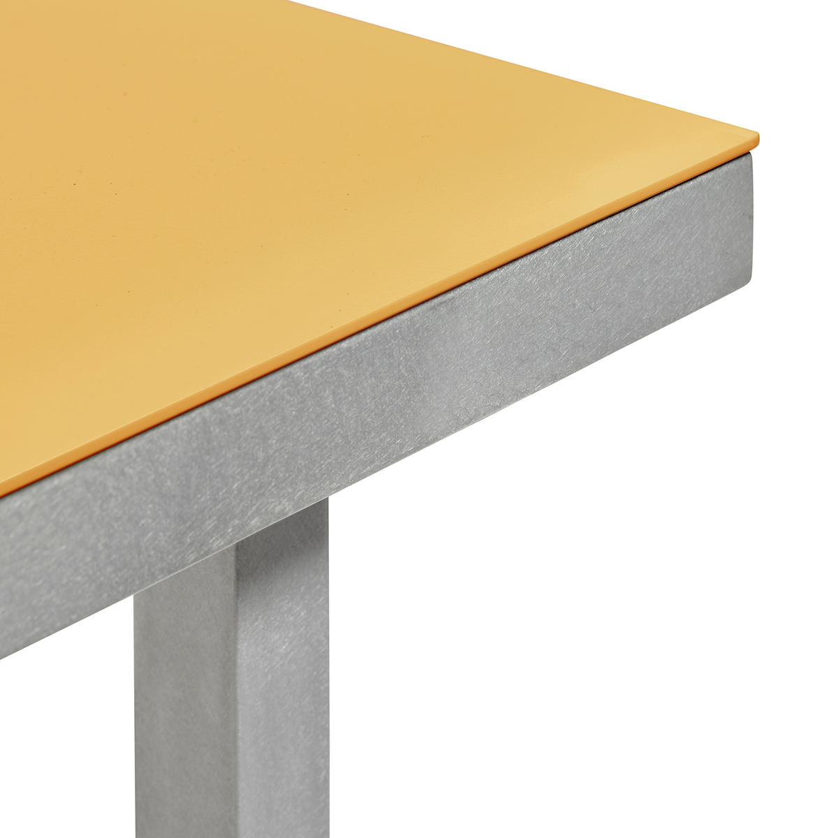 Alu Dining Table