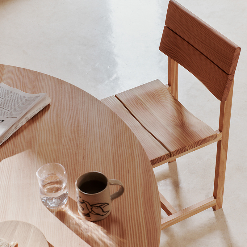 Aukko Dining Table