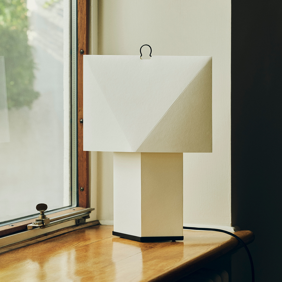 Aplat Table Lamp