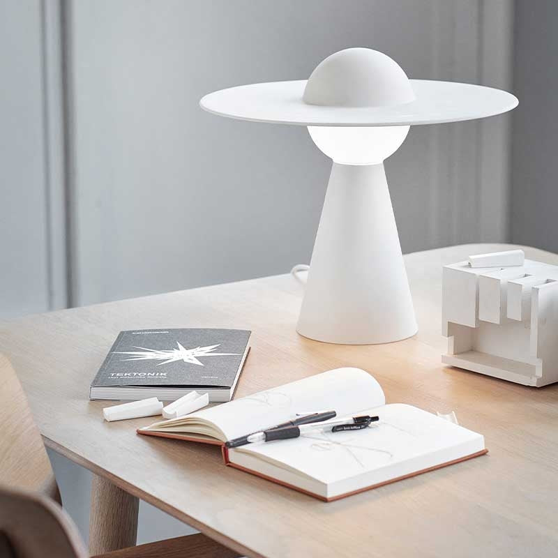 Ceramic table lamp