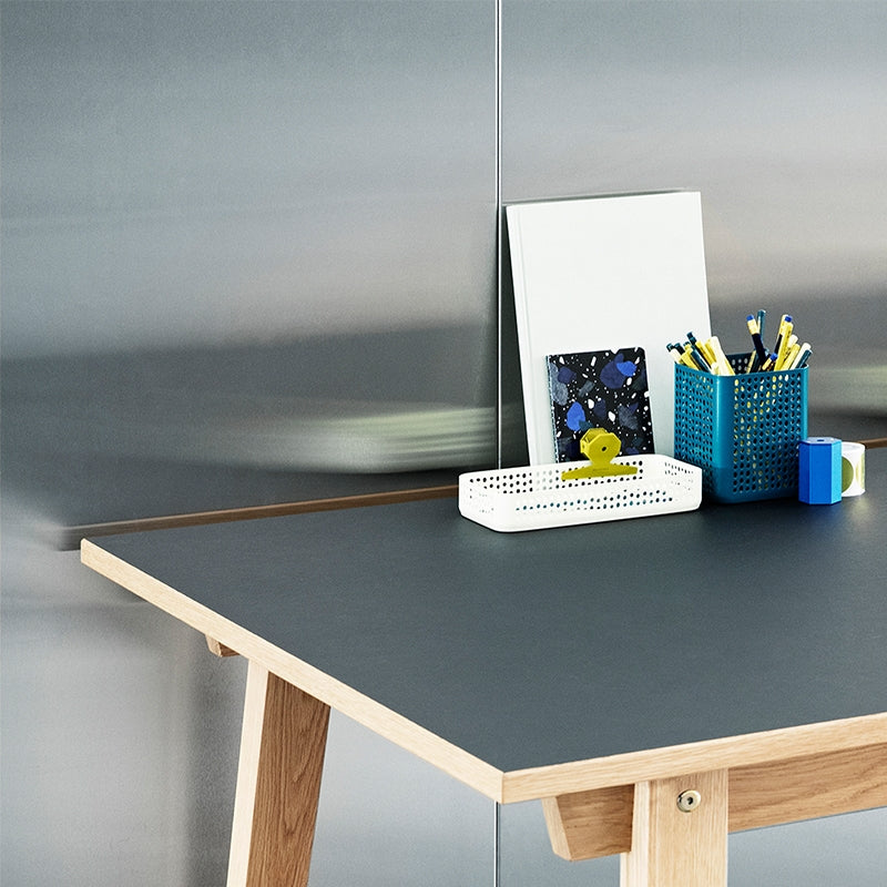 Slice Table Linoleum