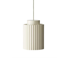 Donna 18 Pendant