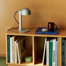 Posto Table Lamp HAY su libreria