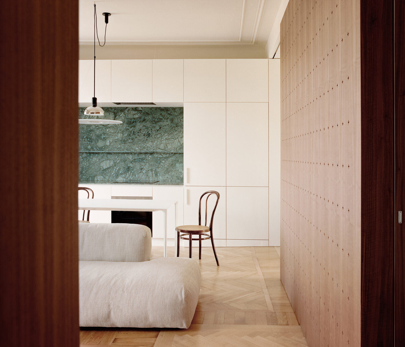 STUDIO_WOK-WALNUT_FLAT_1