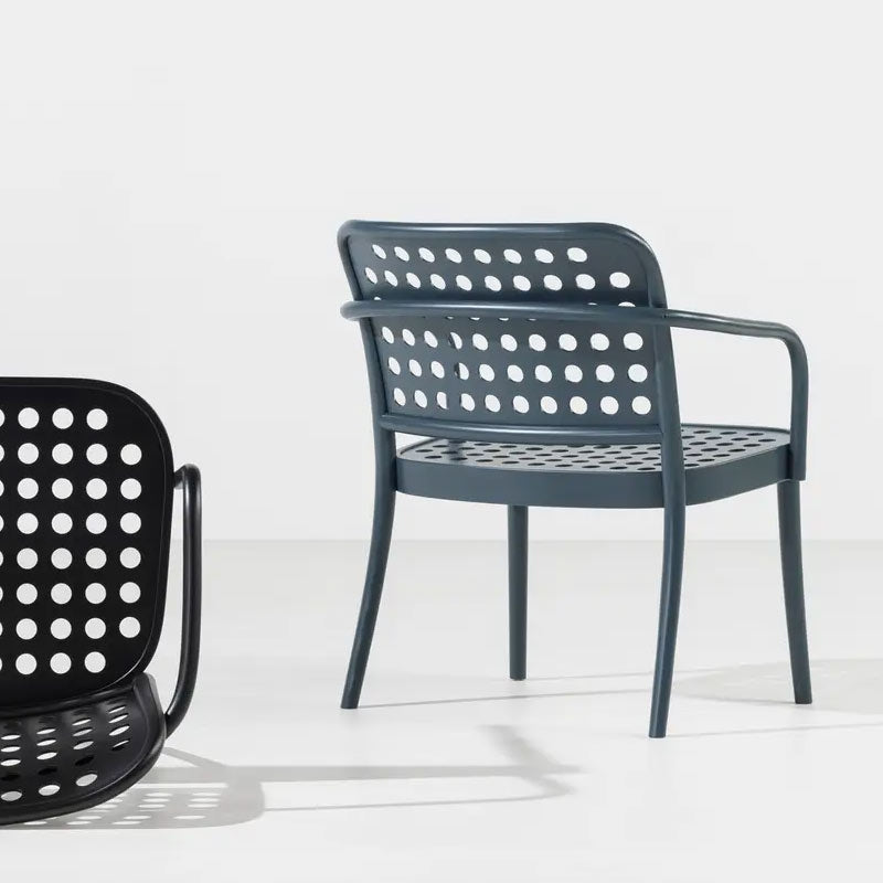 822 Sedia Lounge con braccioli