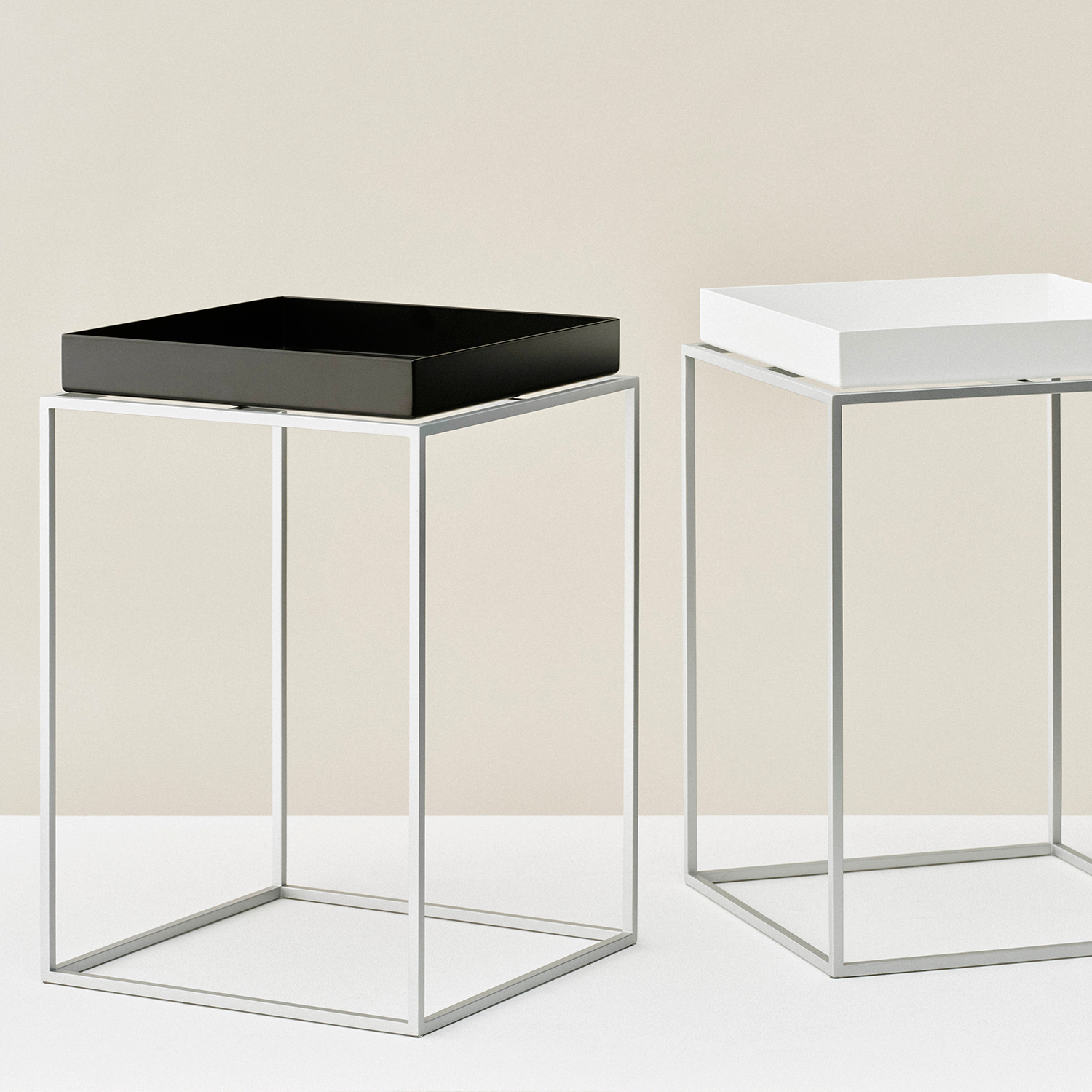 Tray Table S High - Silver grey silicone coated steel base