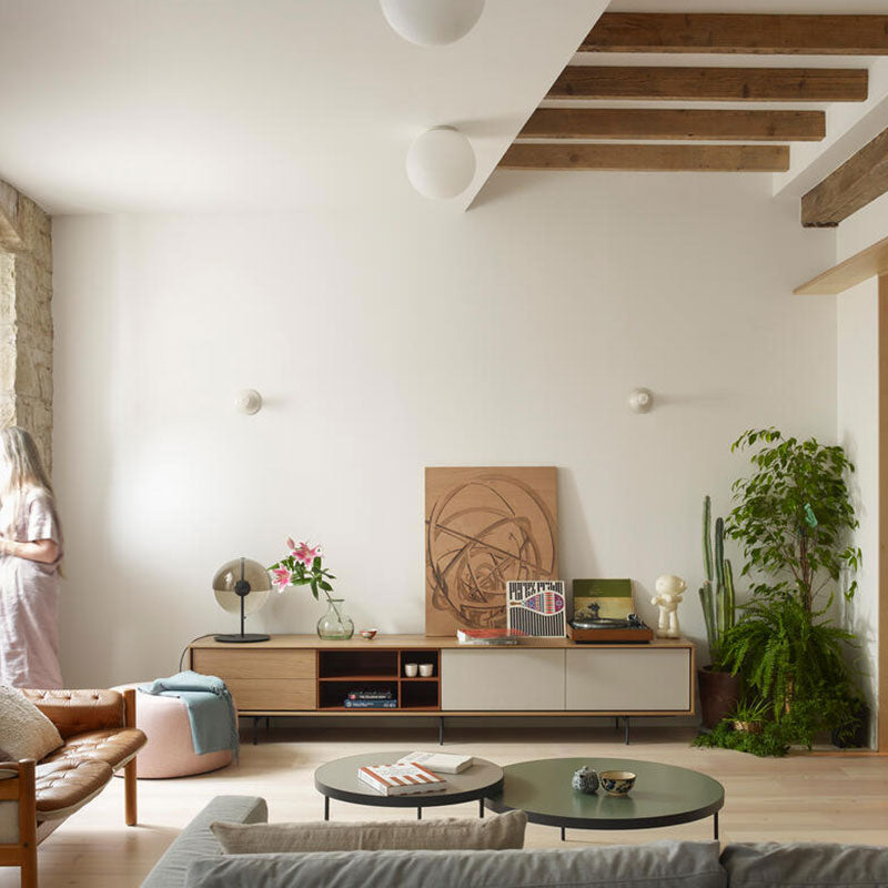 Treku_Aura-TV-stands_Amb_17