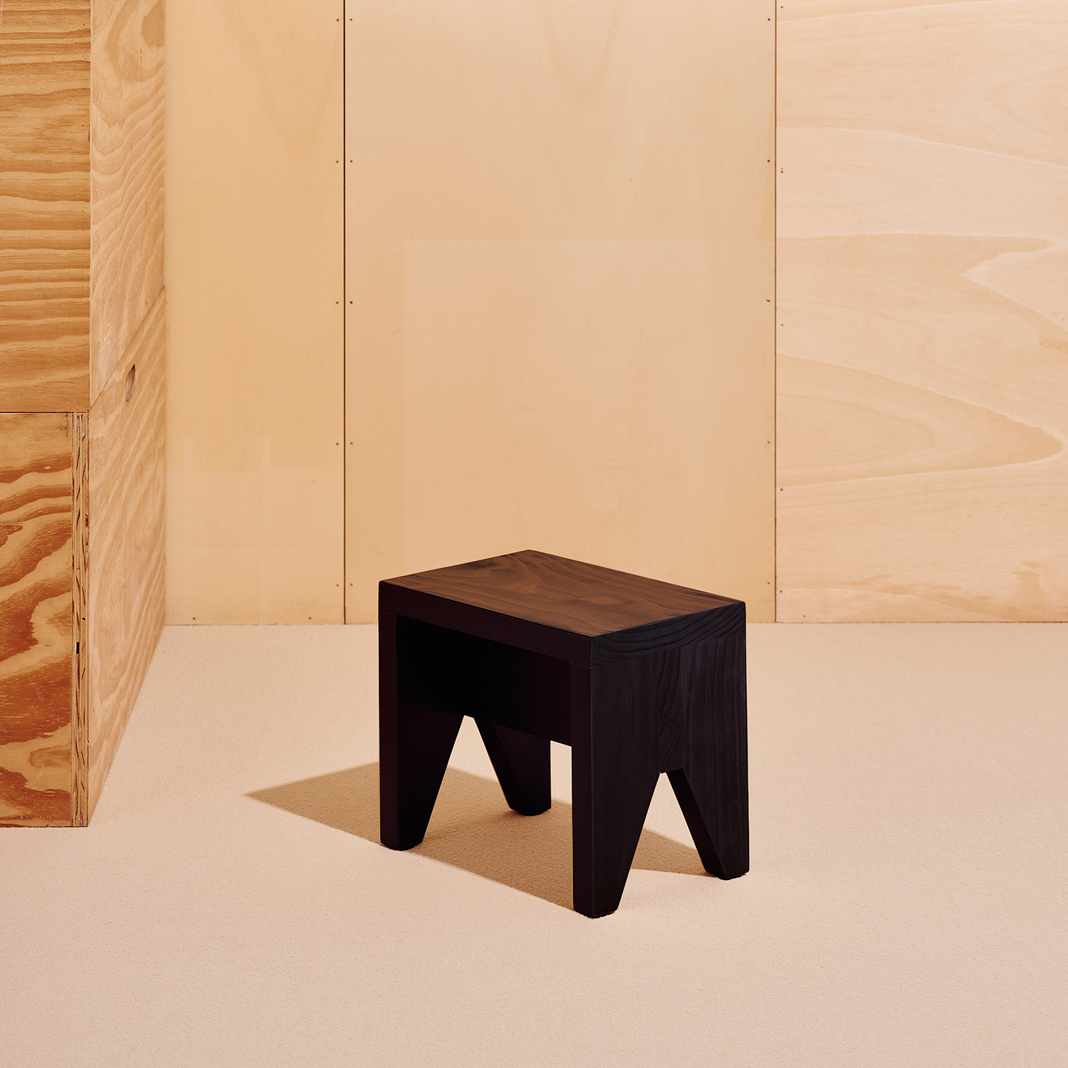 Manolito Stool