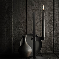 Museum Candle Holder STRING nero, ambientato