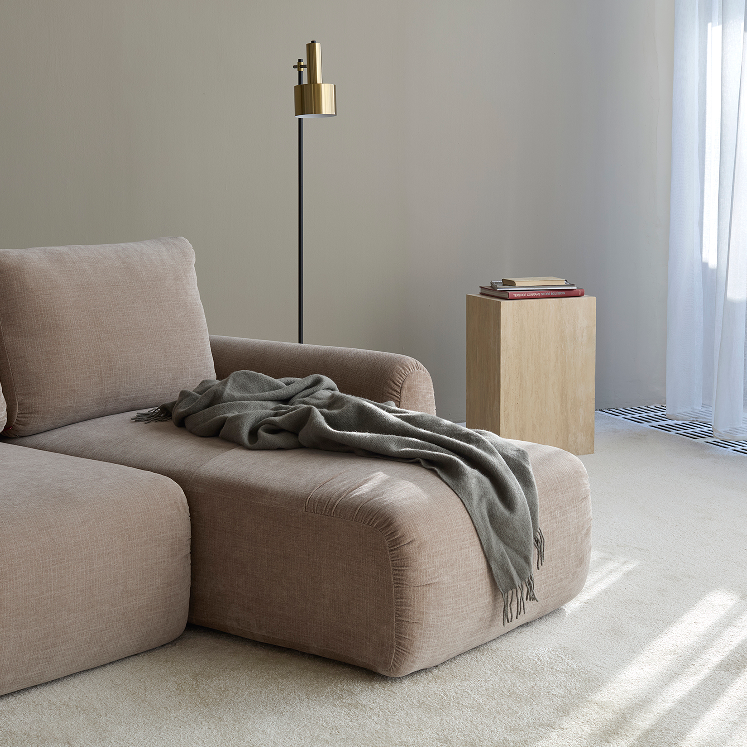 Norum divano letto con chaise longue