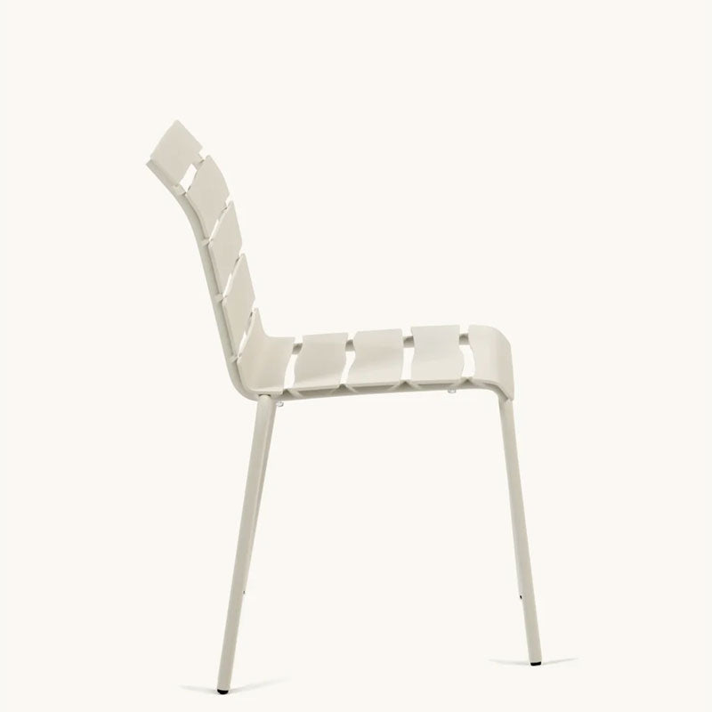 Aligned stacking chair