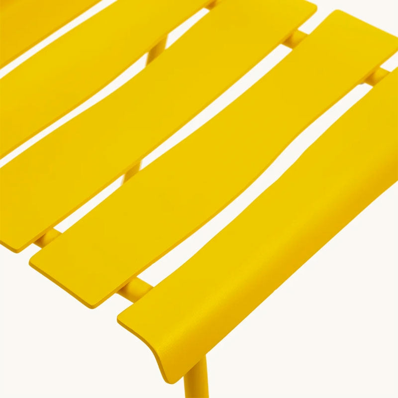 Aligned stacking chair